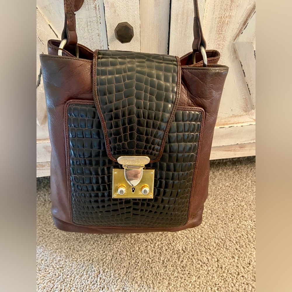 Amazing Bally cross body/shoulder bag